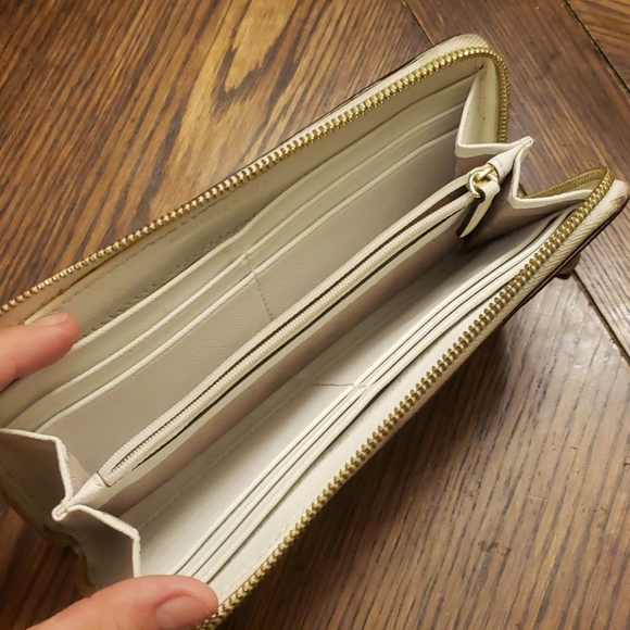 Michael Kors wallet - Picture 2 of 2